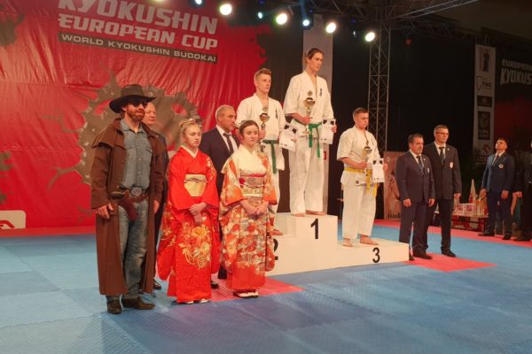 Mateusz Pławecki srebrnym medalistą Pucharu Europy Kyokushin Karate WKB w Warszawie!